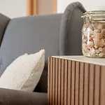 Cozy Retreat In Coastal 公寓
